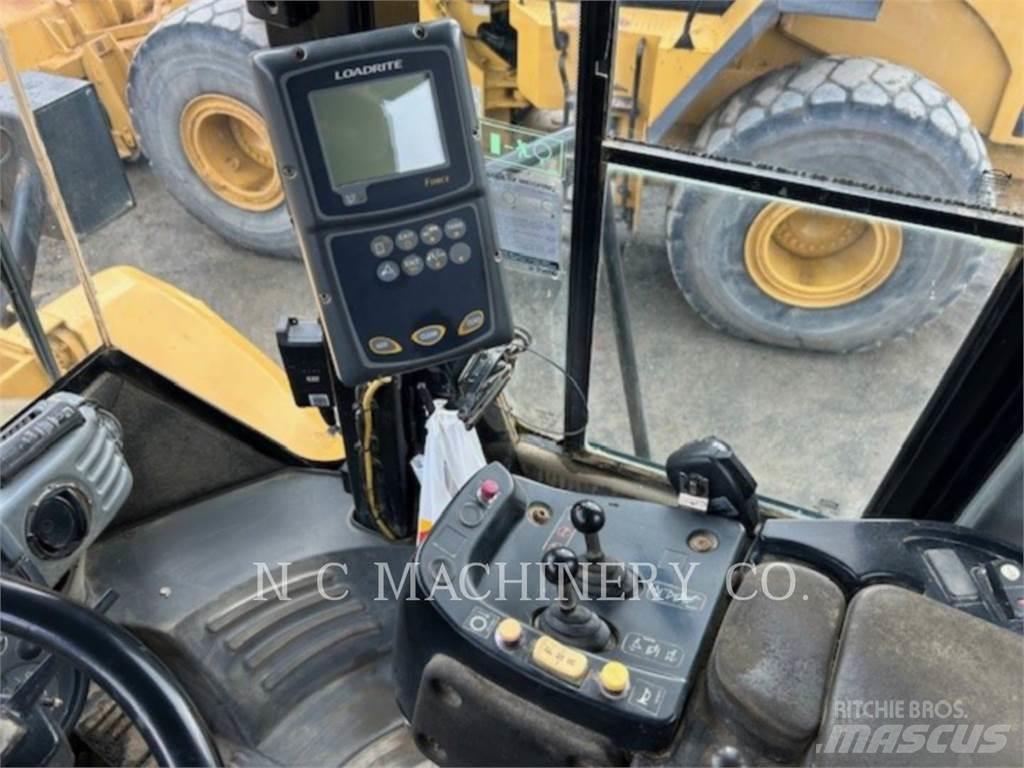 CAT 972H Фронтальні навантажувачі