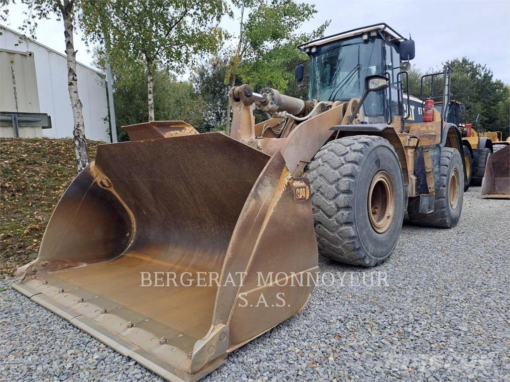 CAT 972K Фронтальні навантажувачі