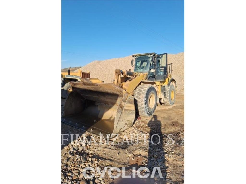 CAT 972K Фронтальні навантажувачі