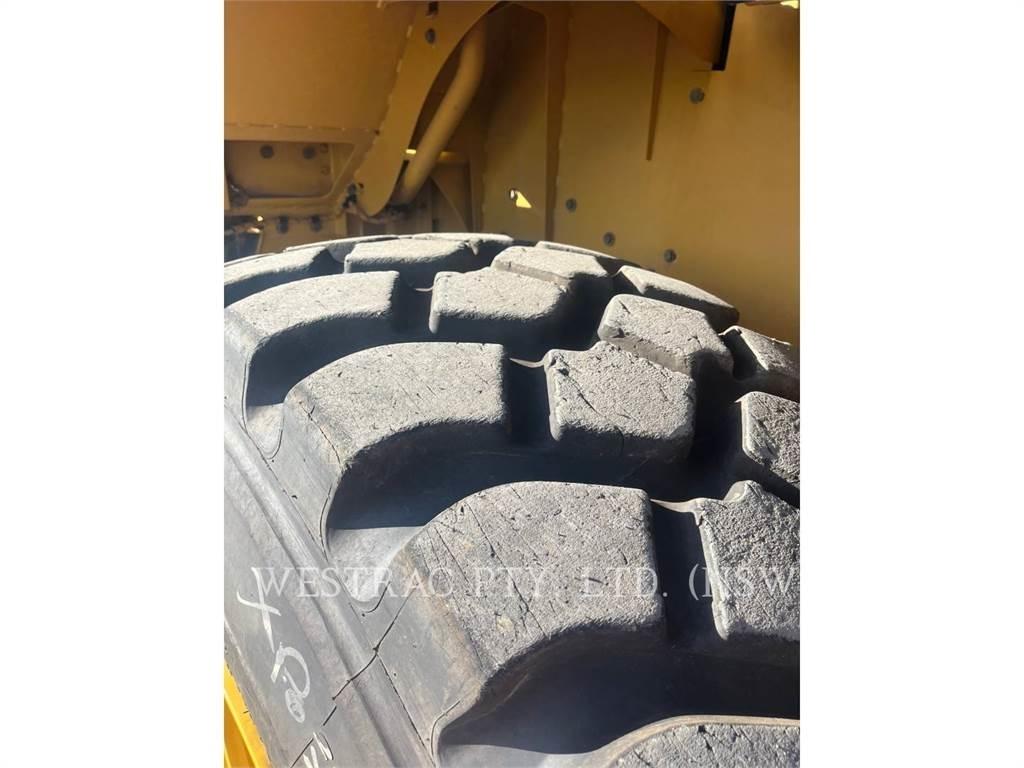 CAT 972M Фронтальні навантажувачі