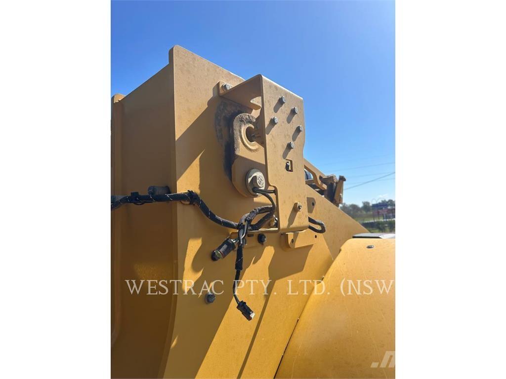 CAT 972M Фронтальні навантажувачі