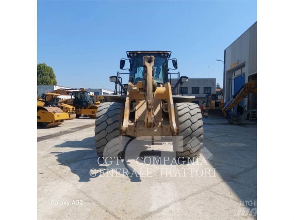 CAT 972M Фронтальні навантажувачі
