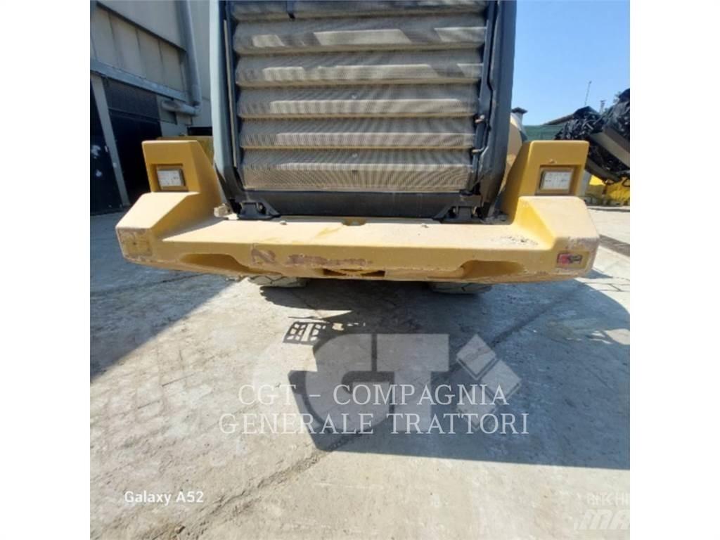 CAT 972M Фронтальні навантажувачі