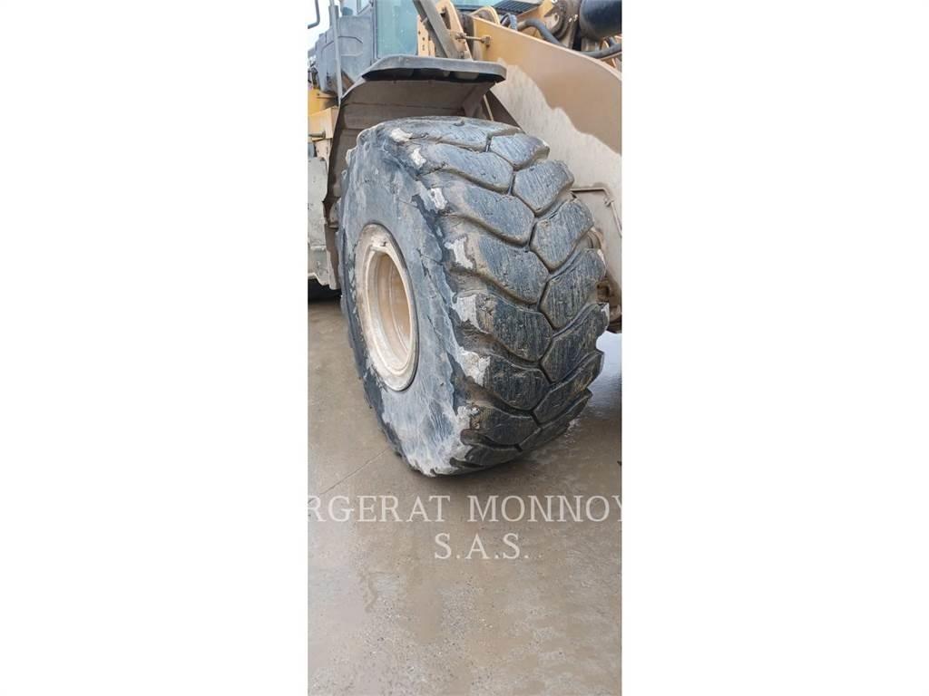 CAT 972M Фронтальні навантажувачі
