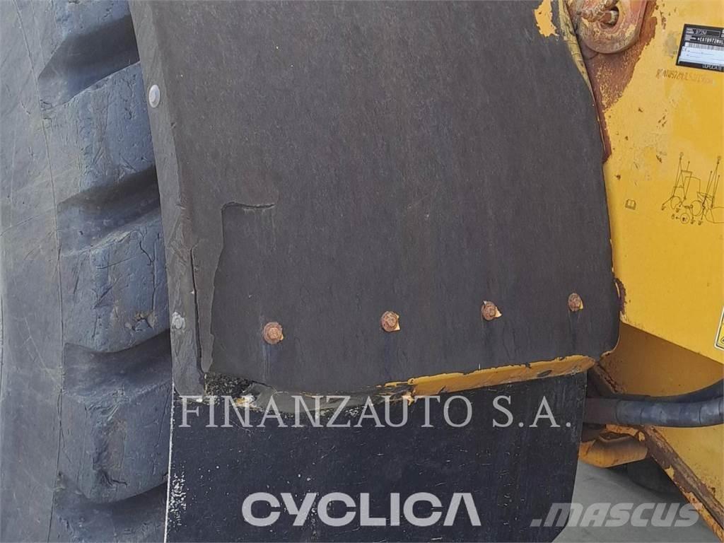CAT 972M Фронтальні навантажувачі