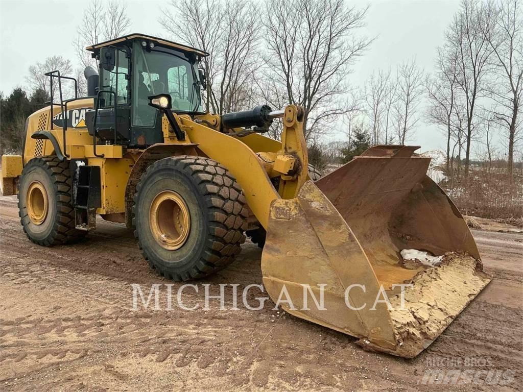 CAT 972M Фронтальні навантажувачі