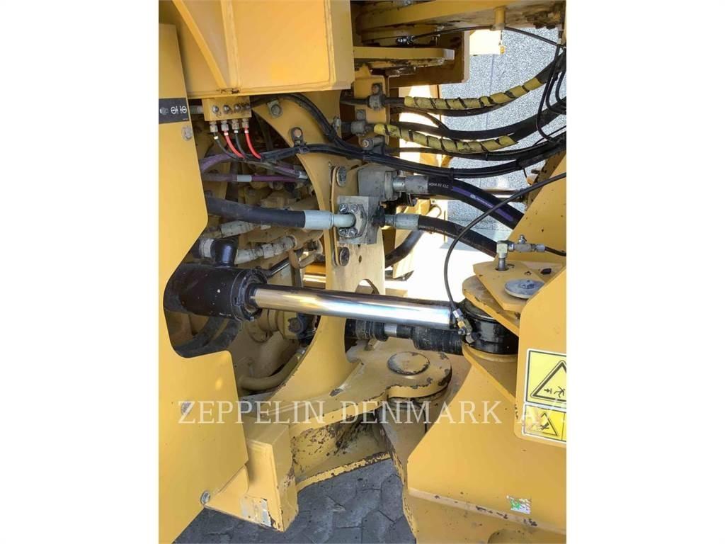 CAT 972M Фронтальні навантажувачі
