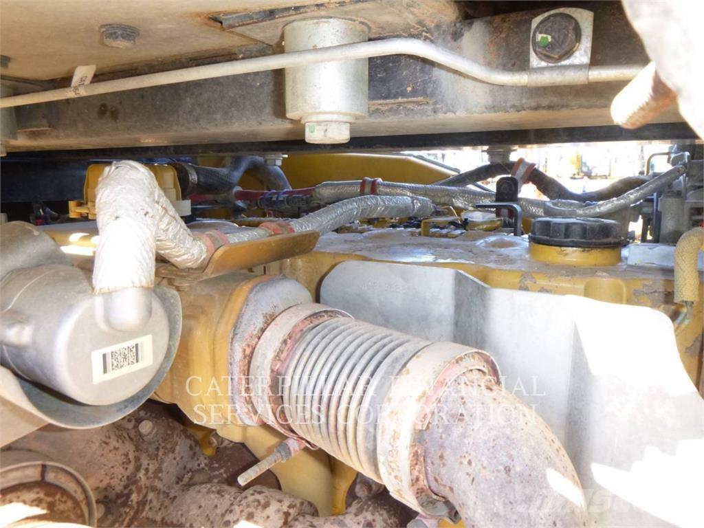 CAT 972M Фронтальні навантажувачі