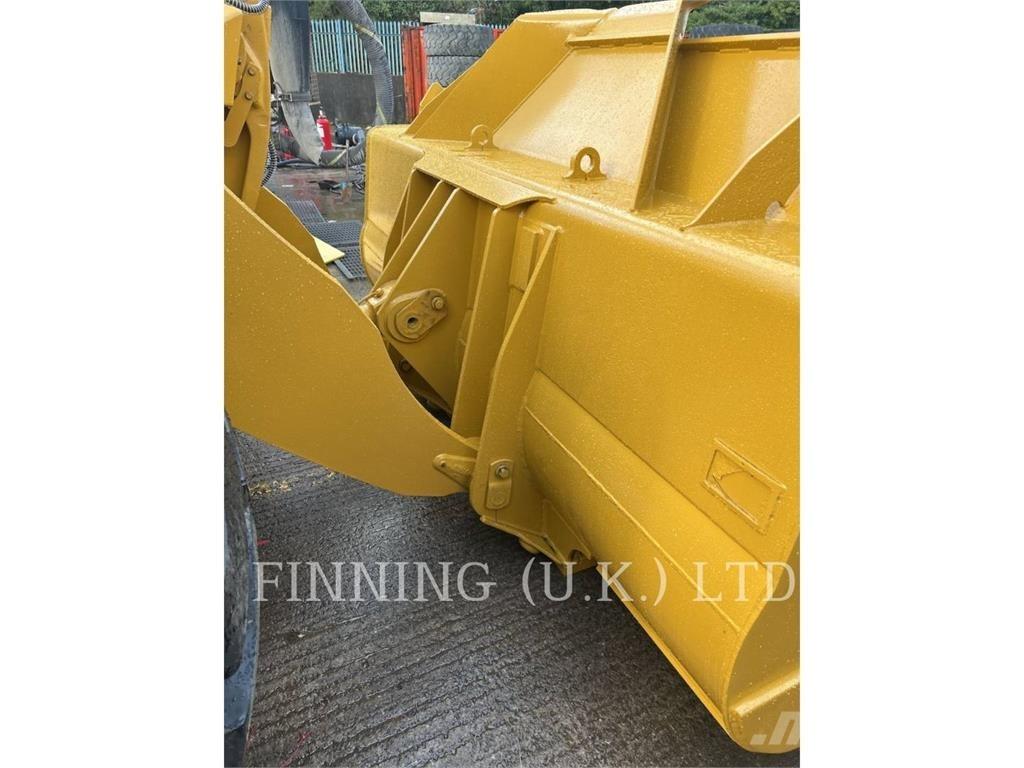 CAT 972M Фронтальні навантажувачі