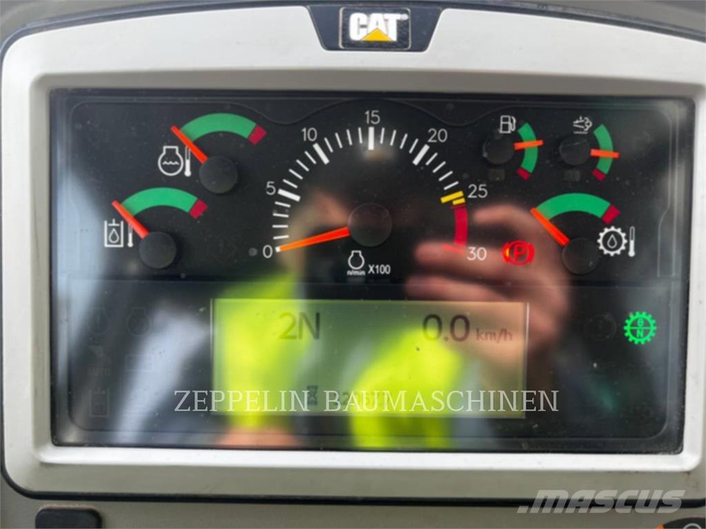 CAT 972M Фронтальні навантажувачі