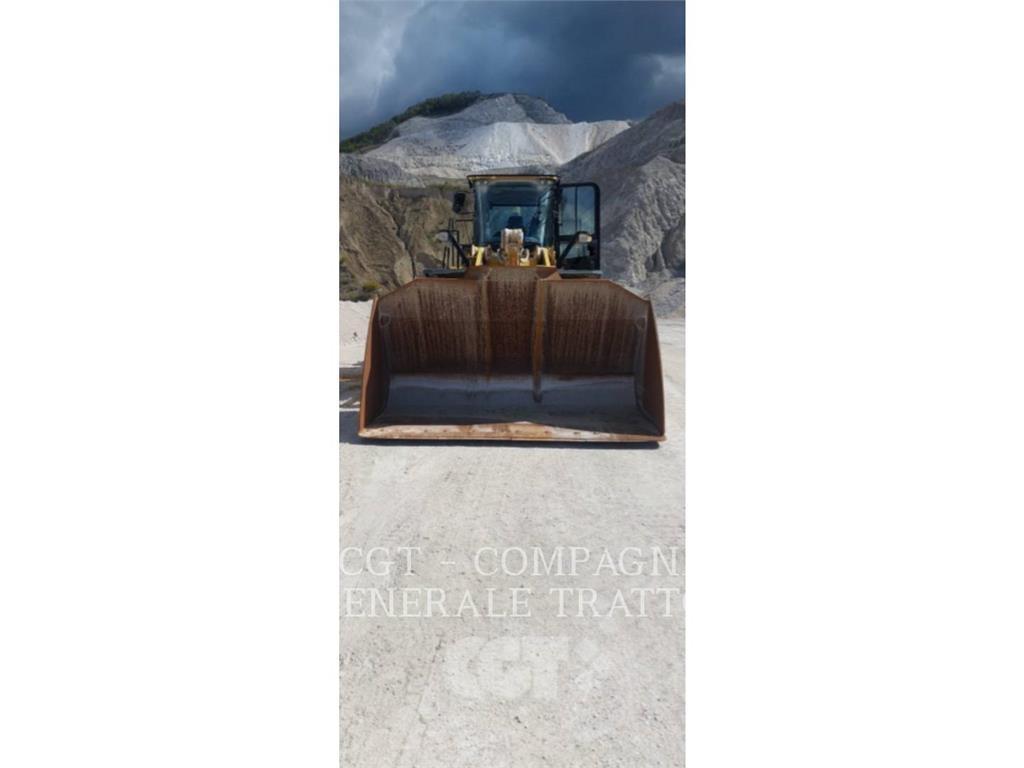 CAT 972M XE Фронтальні навантажувачі