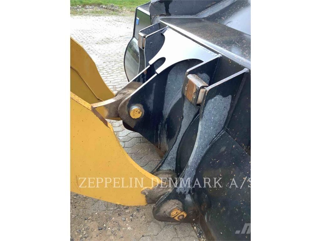 CAT 972MXE Фронтальні навантажувачі