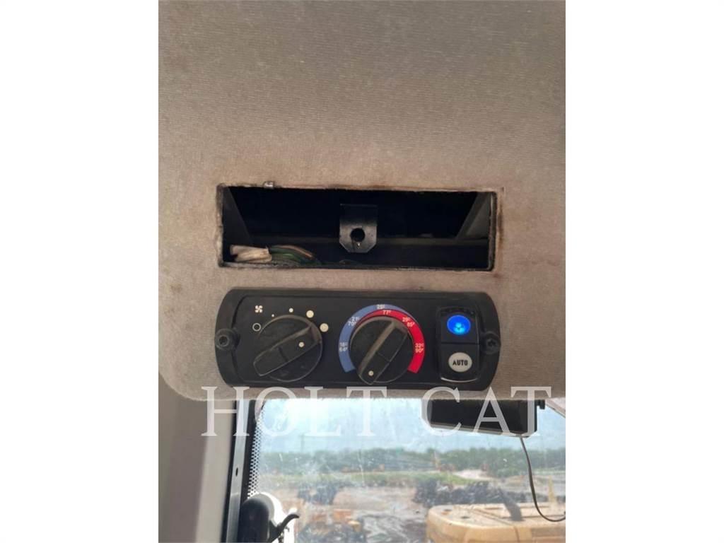 CAT 973K Гусеничні вантажники