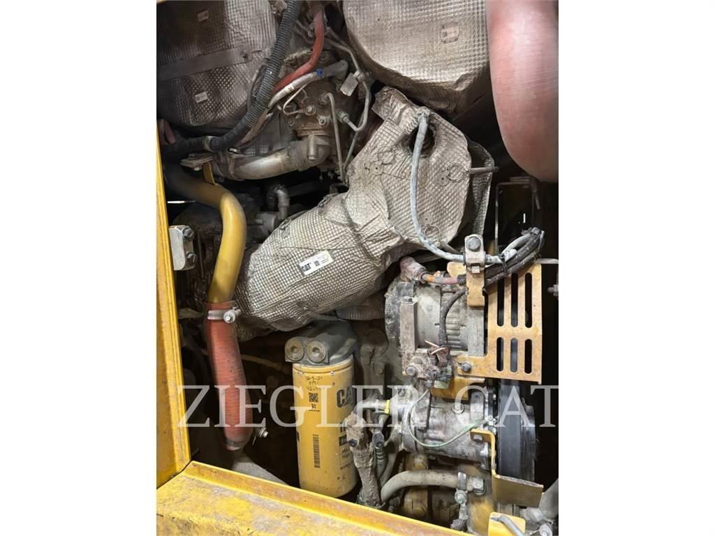 CAT 973K Гусеничні вантажники