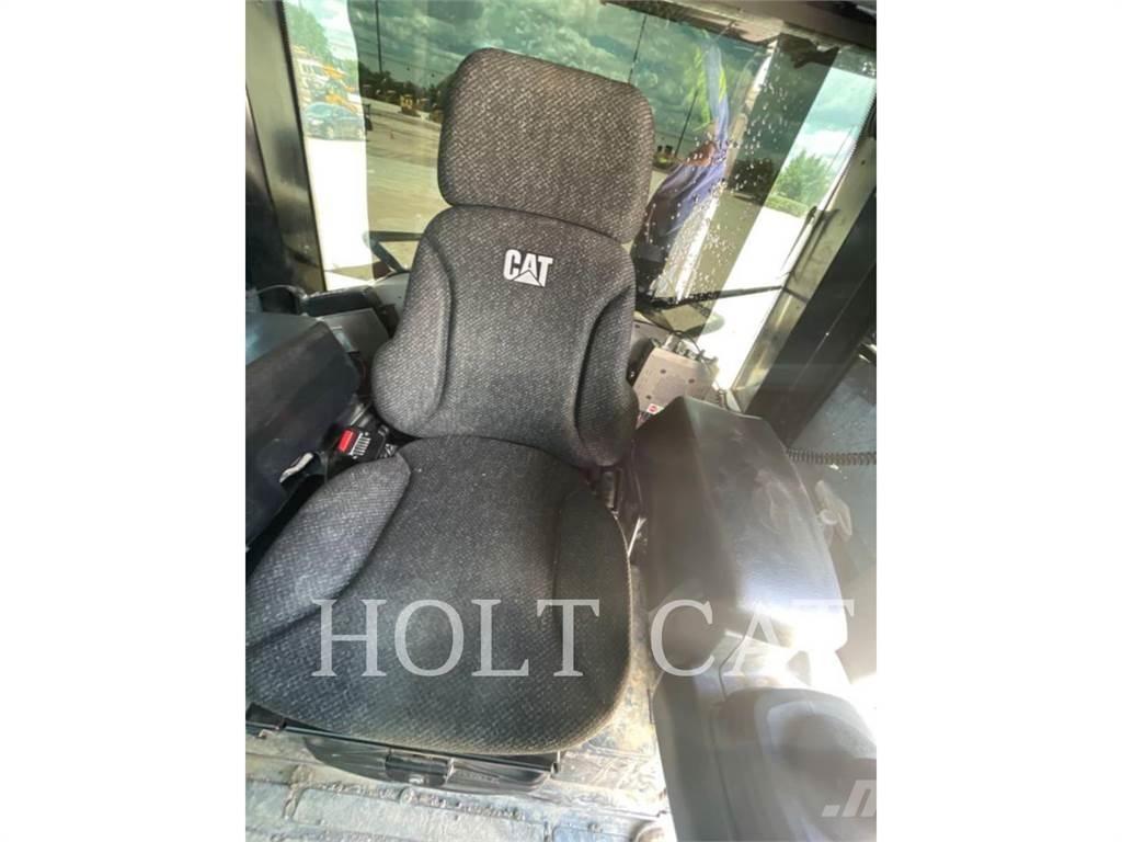 CAT 973K Гусеничні вантажники