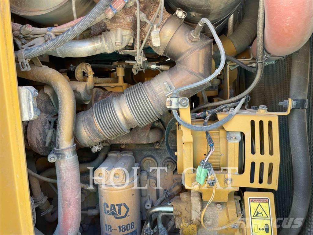 CAT 973K Гусеничні вантажники