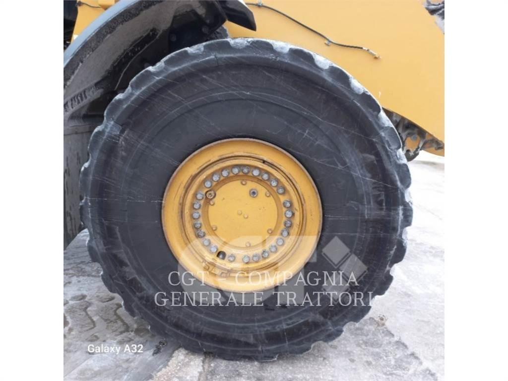 CAT 980M Фронтальні навантажувачі
