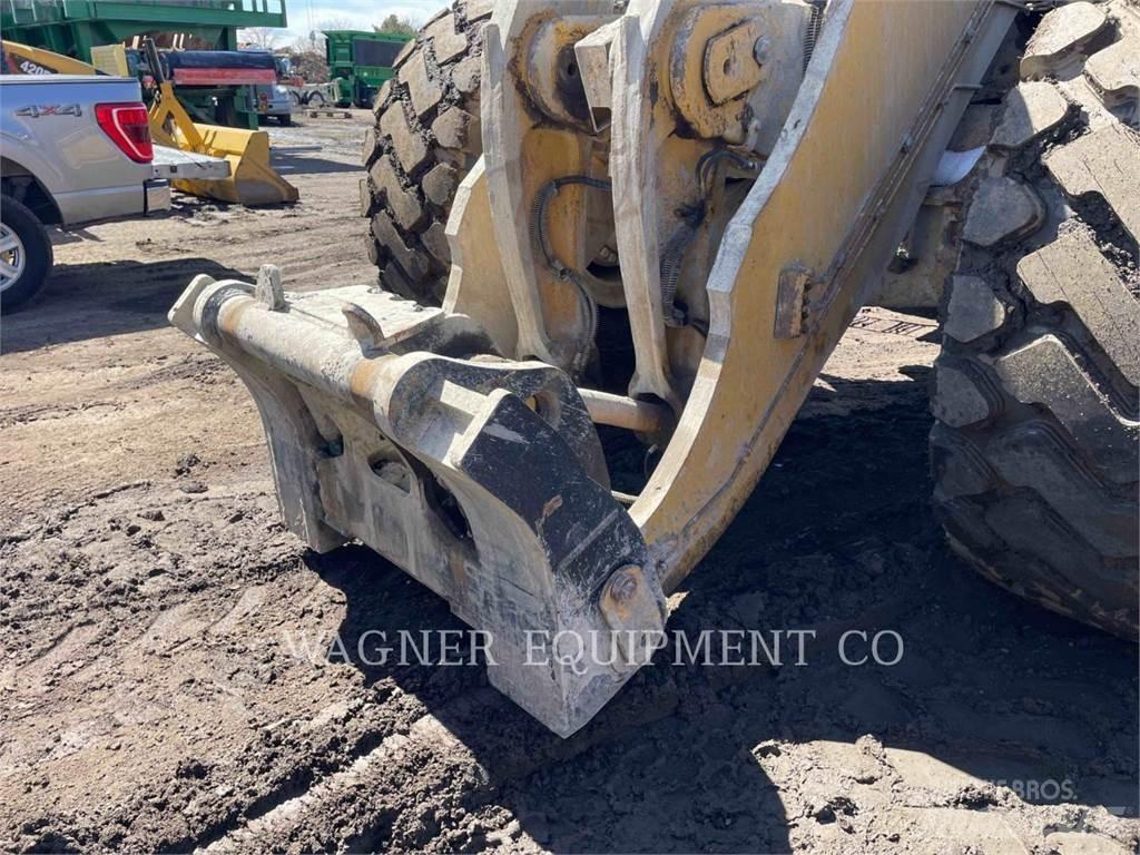 CAT 980M Фронтальні навантажувачі