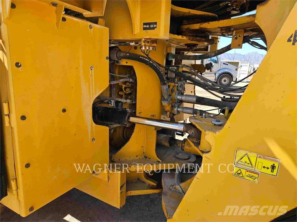 CAT 980M Фронтальні навантажувачі