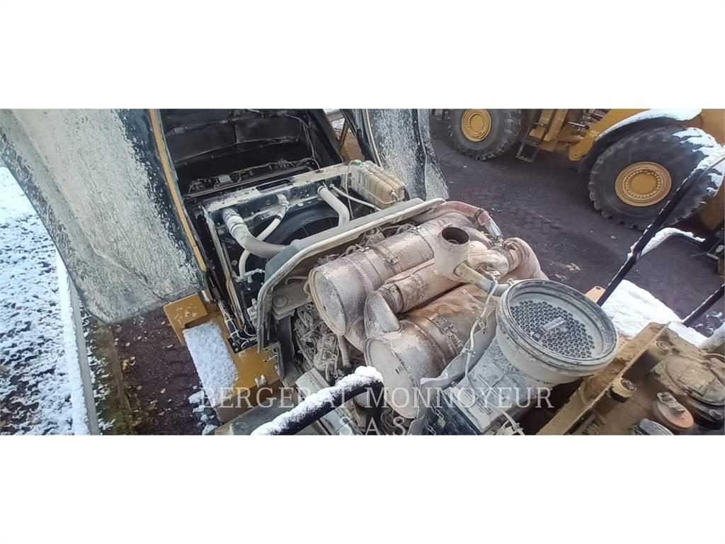 CAT 980M Фронтальні навантажувачі