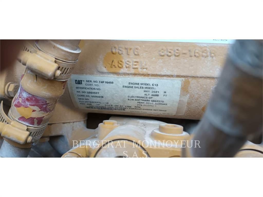 CAT 980M Фронтальні навантажувачі