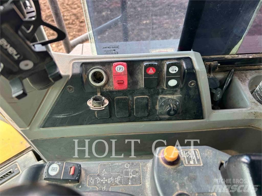 CAT 980M Фронтальні навантажувачі