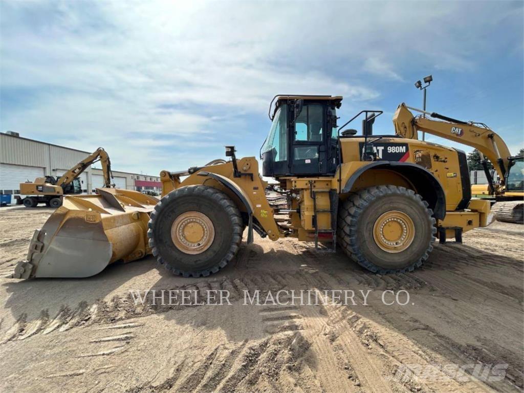 CAT 980M Фронтальні навантажувачі