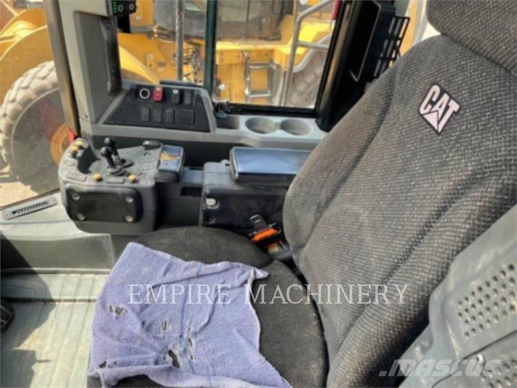CAT 980M Фронтальні навантажувачі