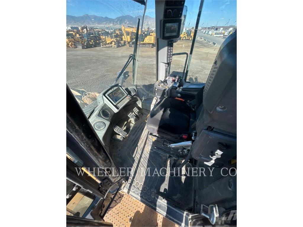 CAT 980M Фронтальні навантажувачі