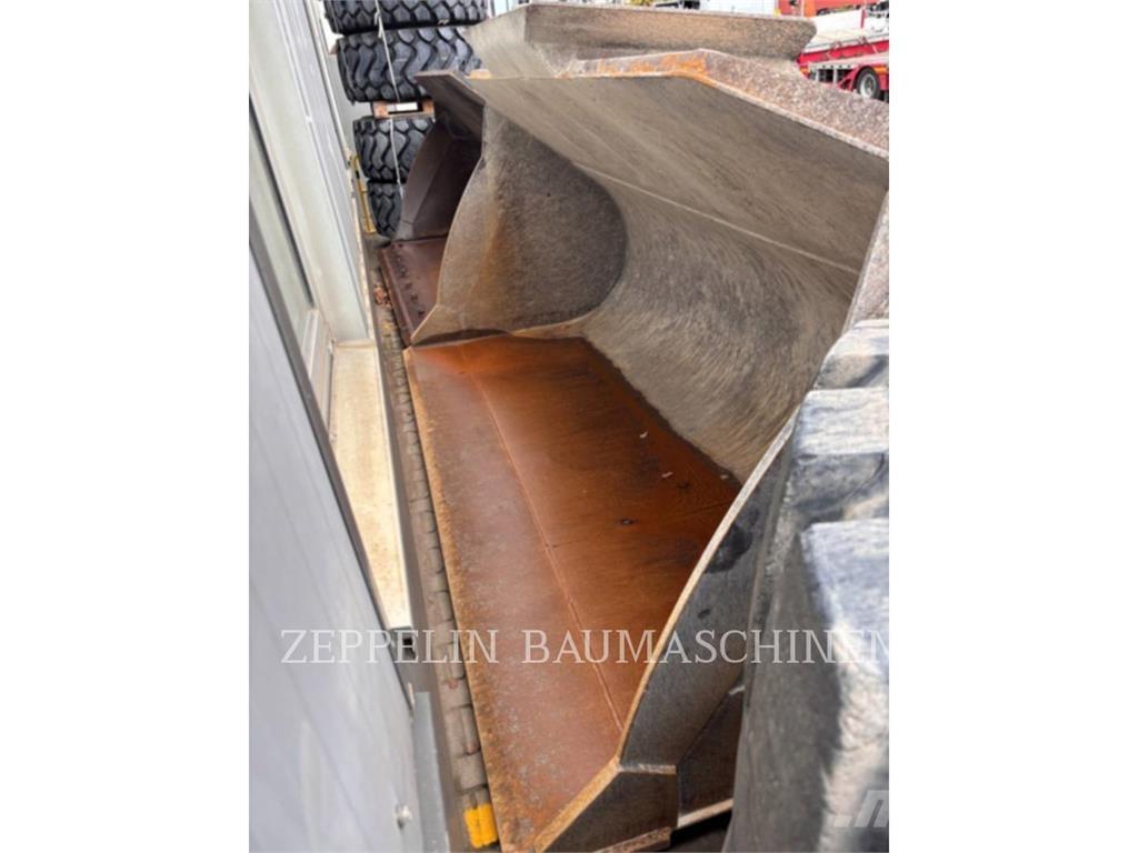 CAT 980M Фронтальні навантажувачі