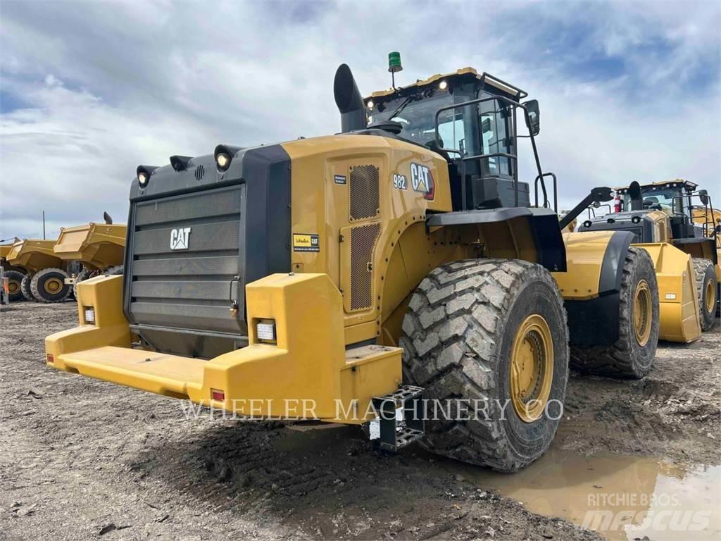 CAT 982 Фронтальні навантажувачі