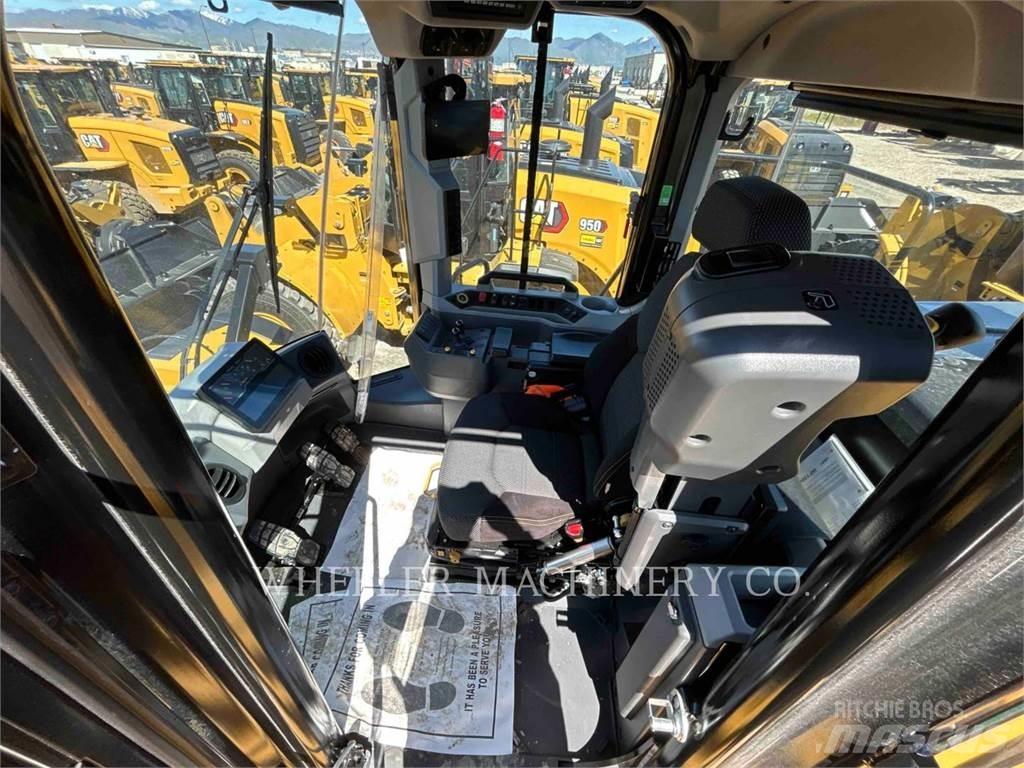 CAT 982 Фронтальні навантажувачі