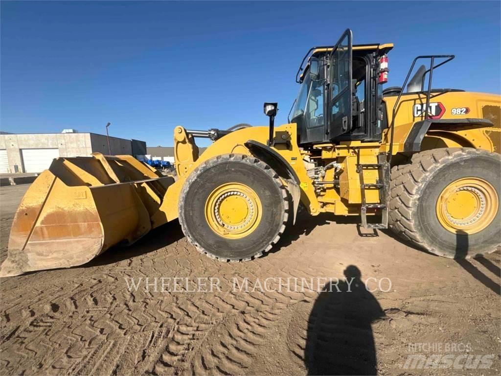 CAT 982 Фронтальні навантажувачі