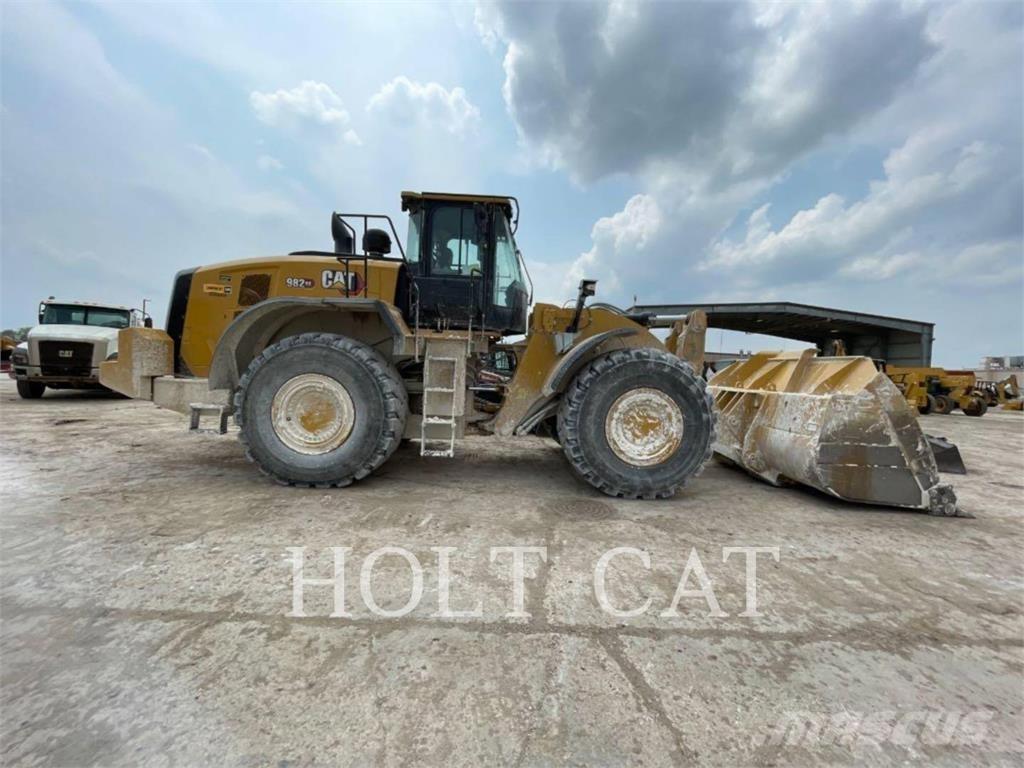 CAT 982 XE Фронтальні навантажувачі