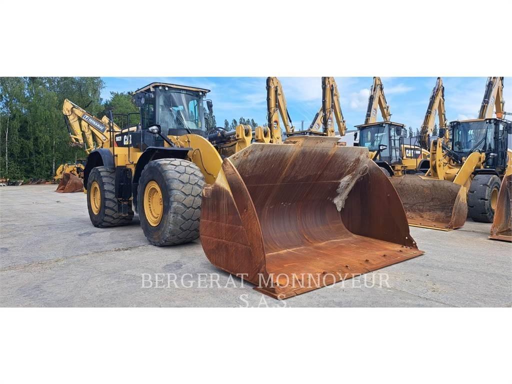 CAT 982M Фронтальні навантажувачі