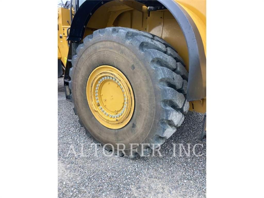 CAT 982M Фронтальні навантажувачі