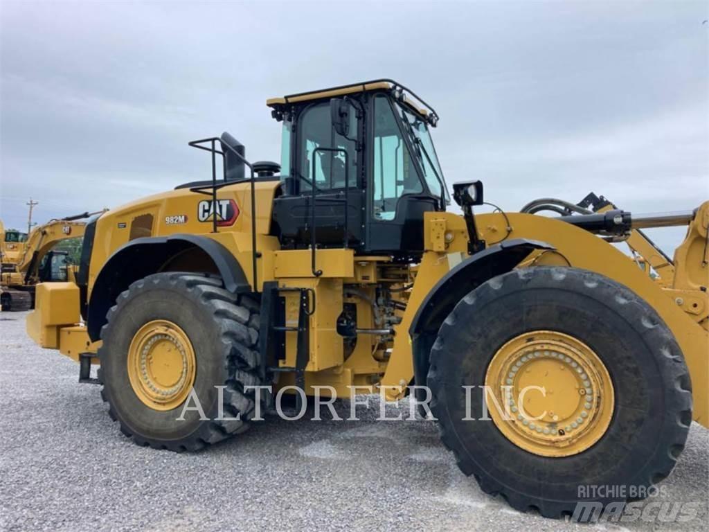 CAT 982M Фронтальні навантажувачі