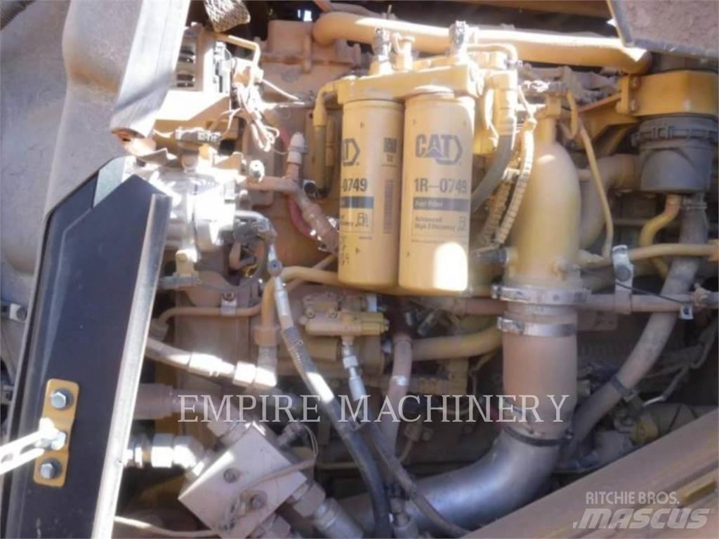 CAT 982M Фронтальні навантажувачі