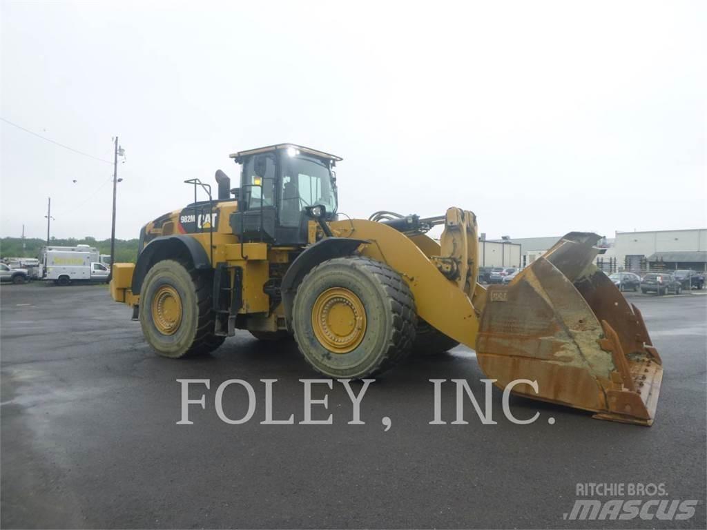 CAT 982M Фронтальні навантажувачі