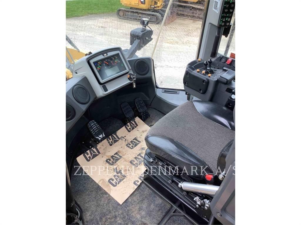 CAT 982M Фронтальні навантажувачі