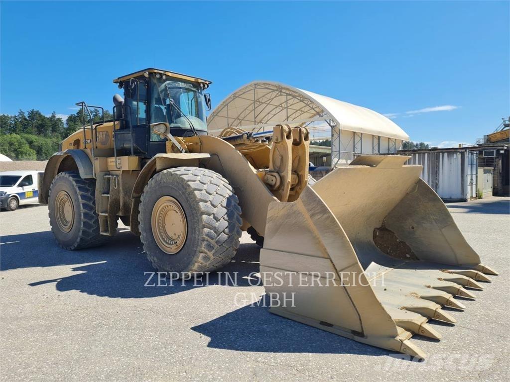 CAT 982M Фронтальні навантажувачі