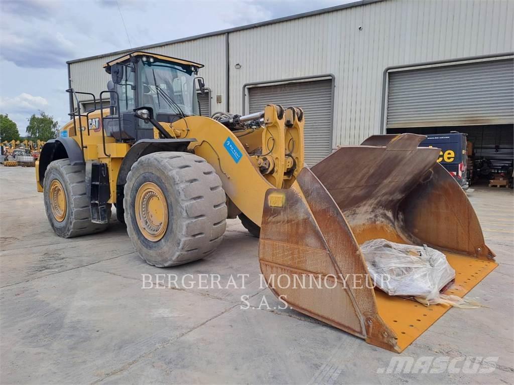 CAT 982M Фронтальні навантажувачі