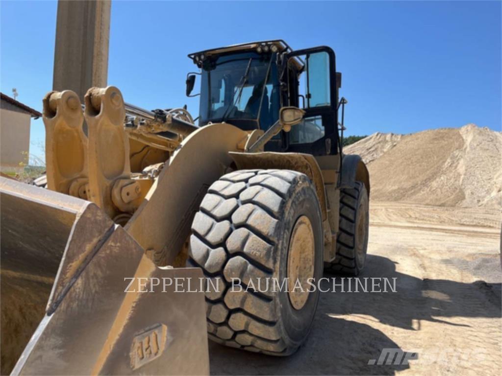 CAT 982M Фронтальні навантажувачі