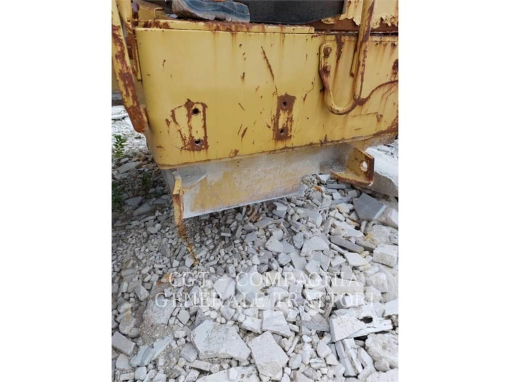 CAT 988 Фронтальні навантажувачі