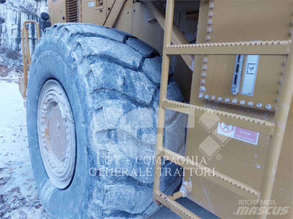 CAT 988H Фронтальні навантажувачі