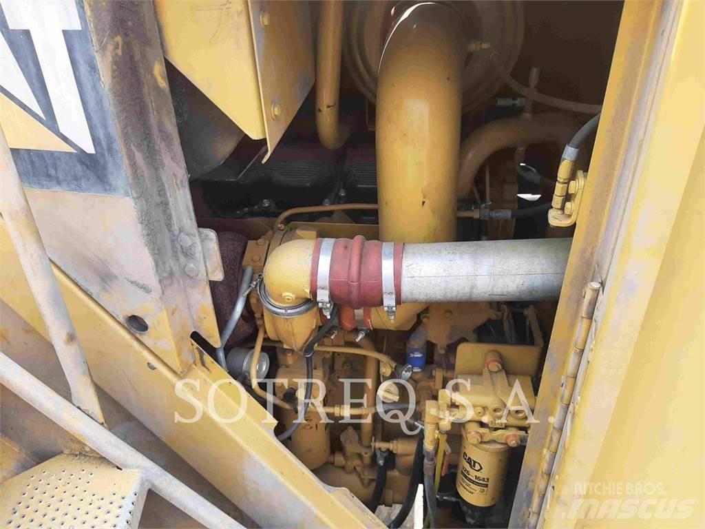 CAT 988H Фронтальні навантажувачі