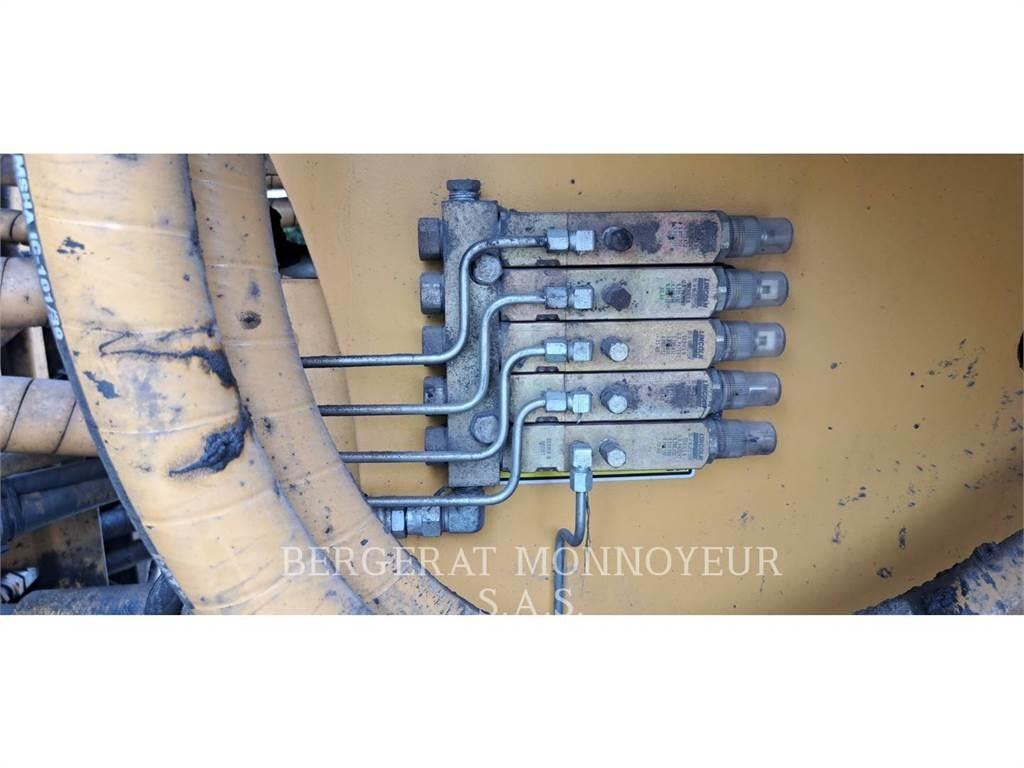 CAT 988K Фронтальні навантажувачі