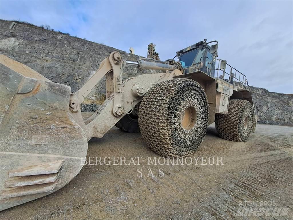 CAT 992K Фронтальні навантажувачі