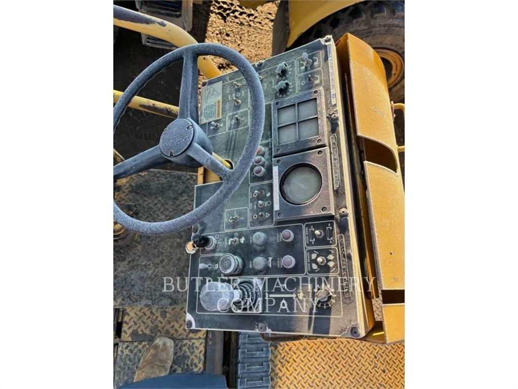 CAT AP-1000B Асфальтовкладачі