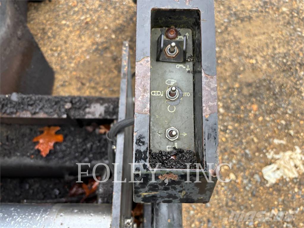 CAT AP-655D Асфальтовкладачі
